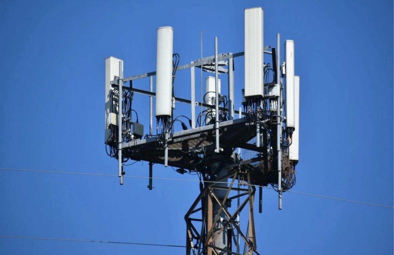 Ghana Breaks Up Its 5G Monopoly — Spectrum Auction Opens as Government Targets 70% Coverage by Independence Day 2027